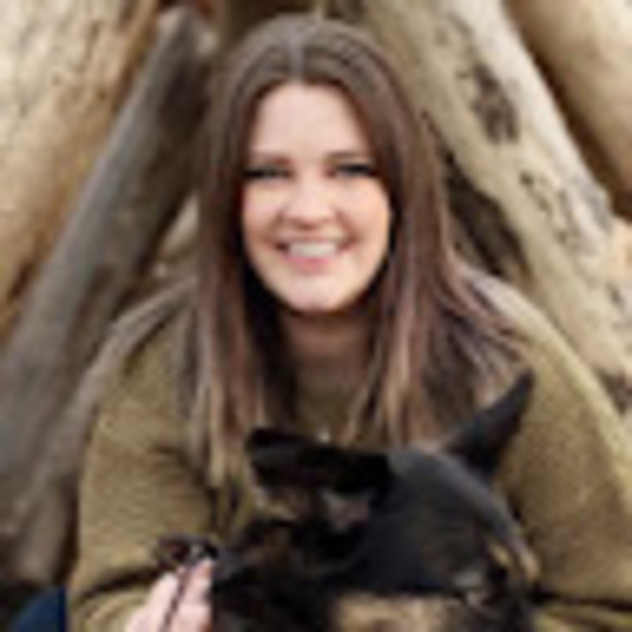 Meet your Posher, Ashley - Picture 1 of 1